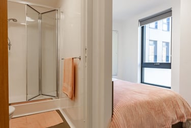 Premium En Suite at Oldway Centre, 39 High Street, City Centre, Swansea, SA11LA - Image 6